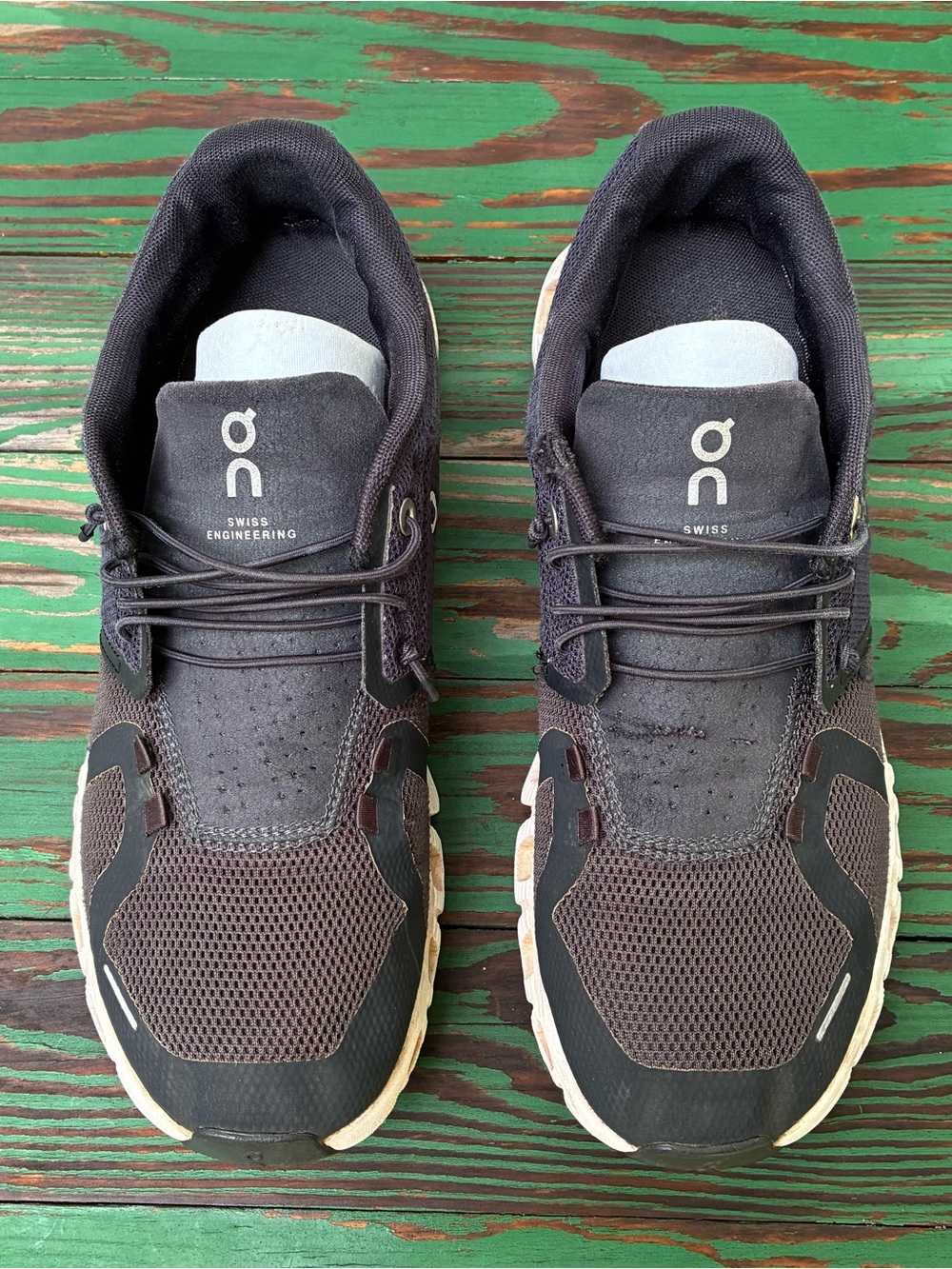 On Cloud 5 Womens Sz 8.5 Active Running Shoes Trainers Black/White Sneakers